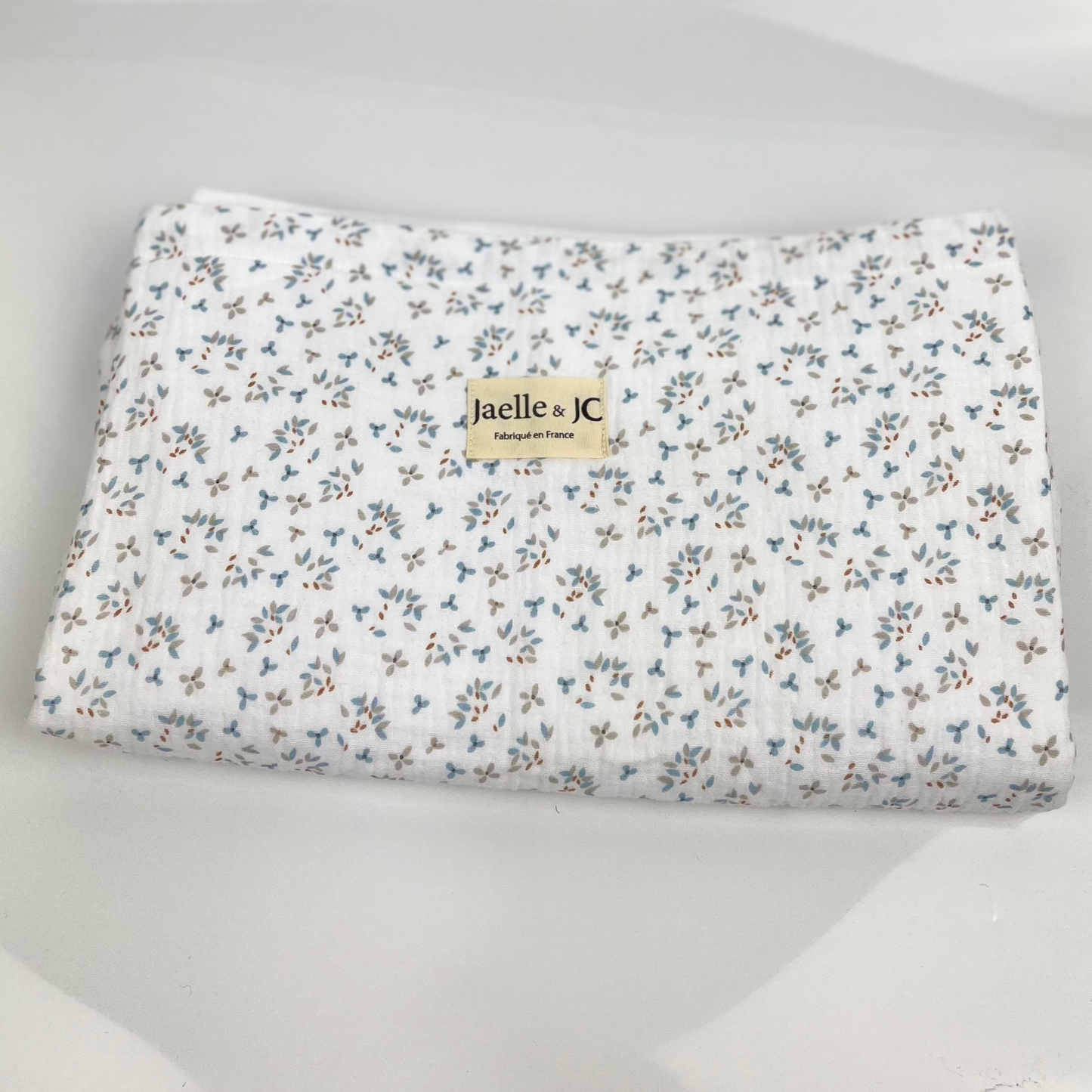 Couverture blanche - imprimé pétales de fleur