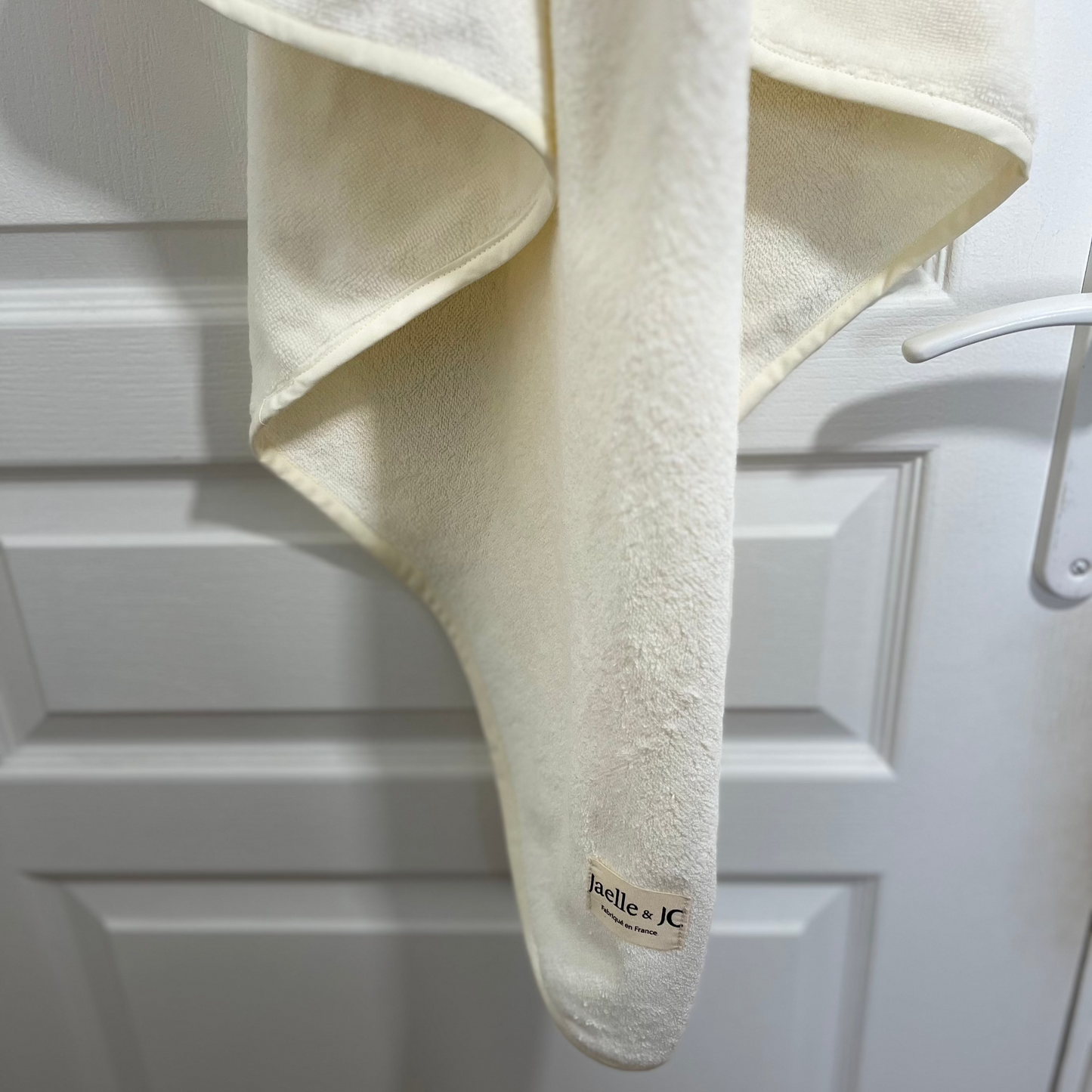 Coffret bébé (cap+lange+lingettes) moutarde, imprimé fleurs